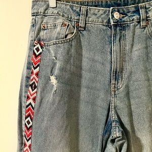 Divided by H&M Light Wash Jean with Geometric Pattern | Size 12